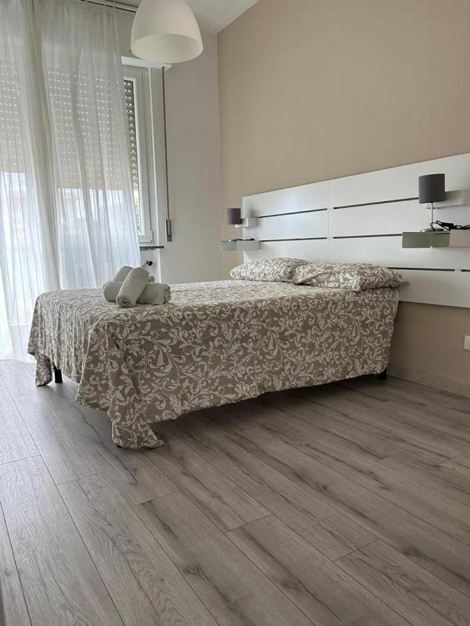 Accademia Rooms Livourne Extérieur photo