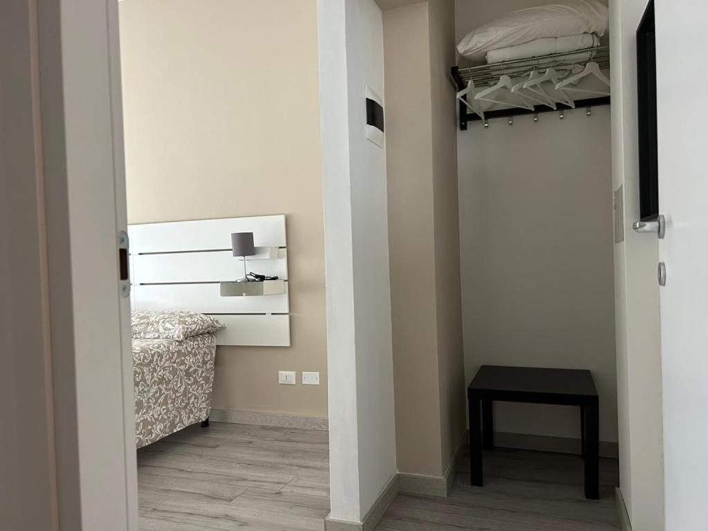 Accademia Rooms Livourne Extérieur photo