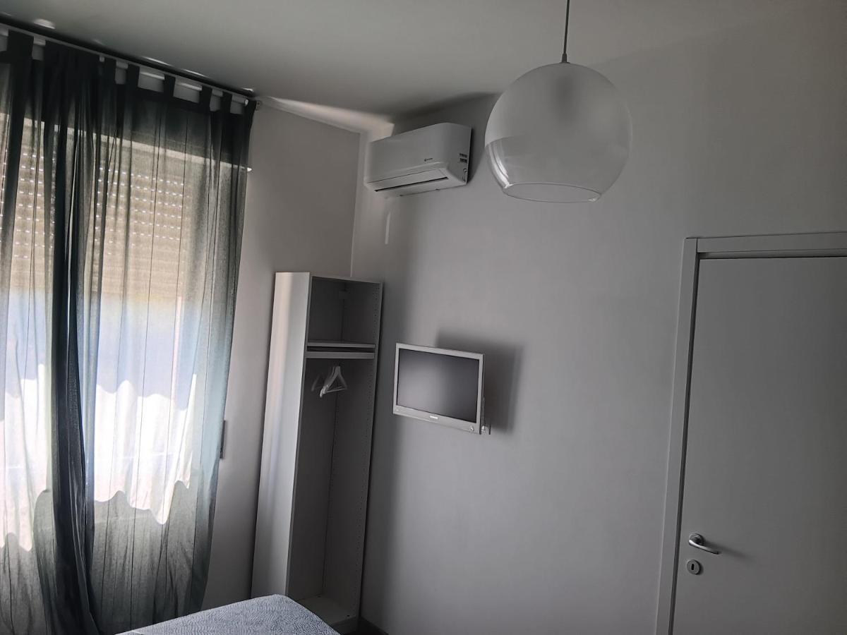 Accademia Rooms Livourne Extérieur photo
