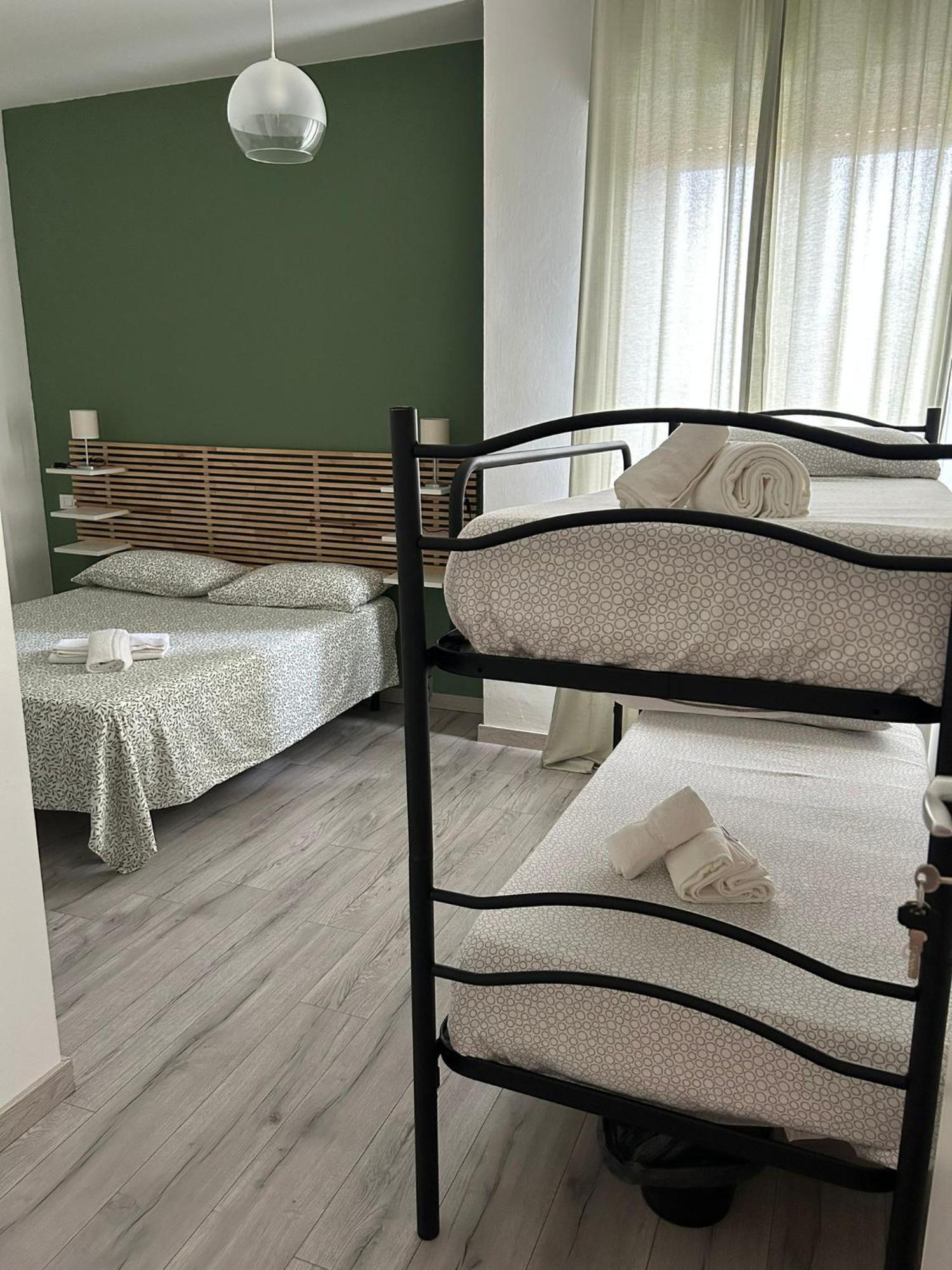 Accademia Rooms Livourne Extérieur photo
